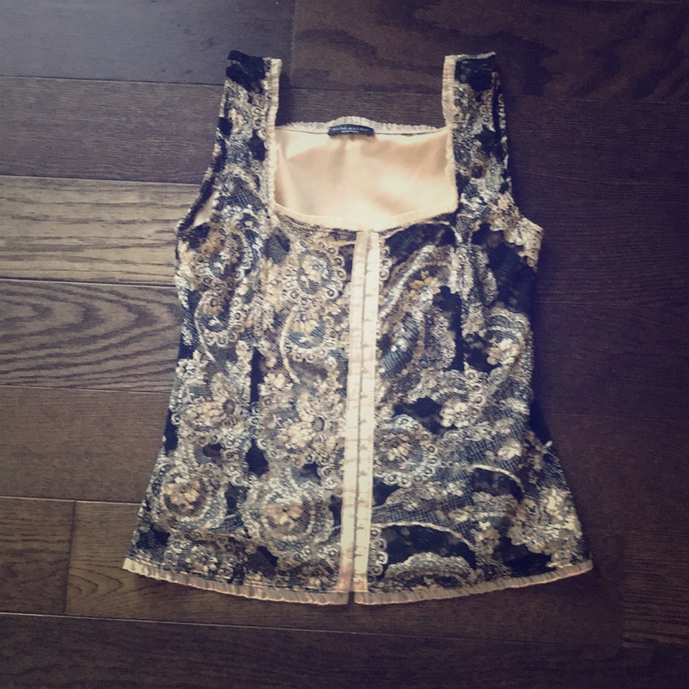 😍 Corset style lacy black & cream top size 5